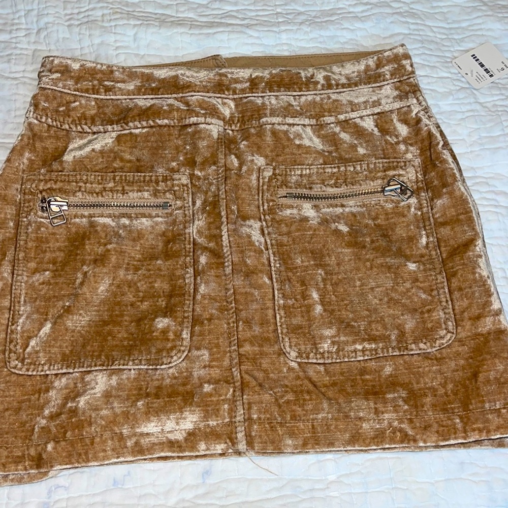 BRAND NEW Free People velvet skirt, camel/goldish color